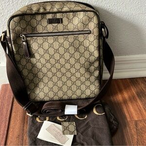 1647 Gucci Brown Crossbody Coated Canvas Bag